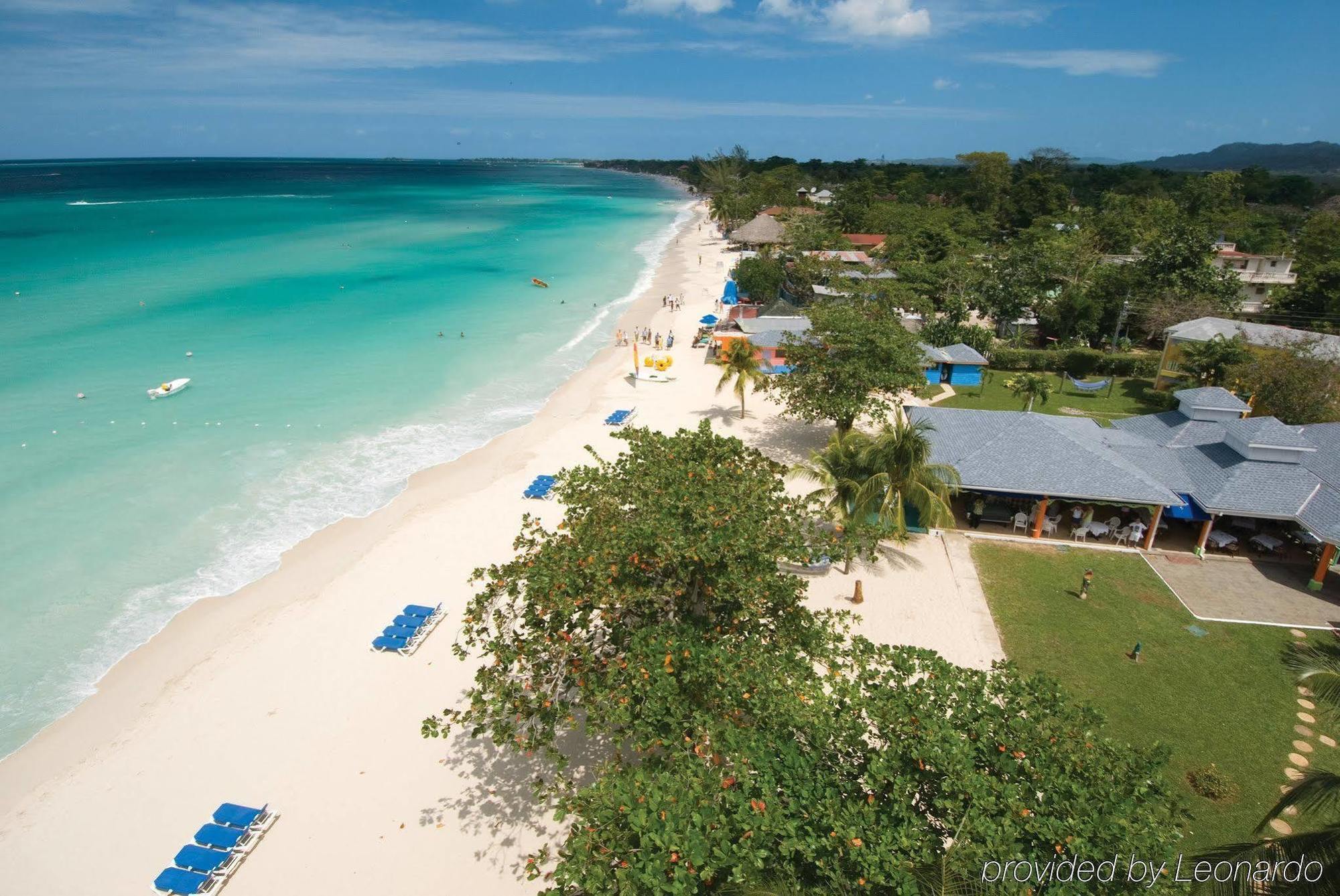 Готель Grand Pineapple Beach Негрил Екстер'єр фото